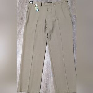 Haggar NWT Men's 42W X 32L Stretch Stria Pants in Khaki Brown
